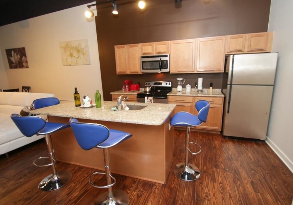 Renaissance Properties - 15 & Chestnut Apartment Philadelphia
